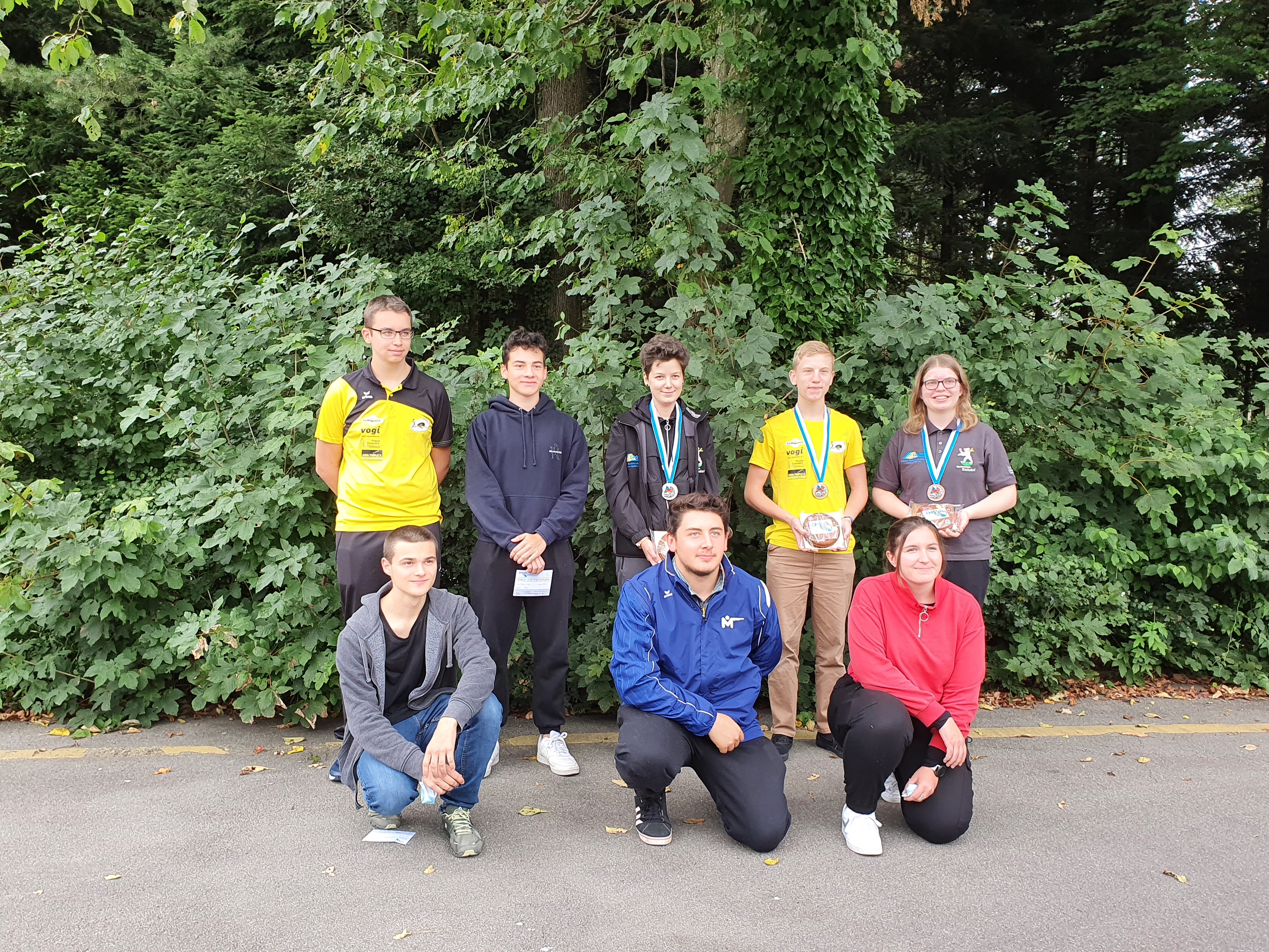 Die Teilnehmer/innen der 2-Stellung KMM Junioren